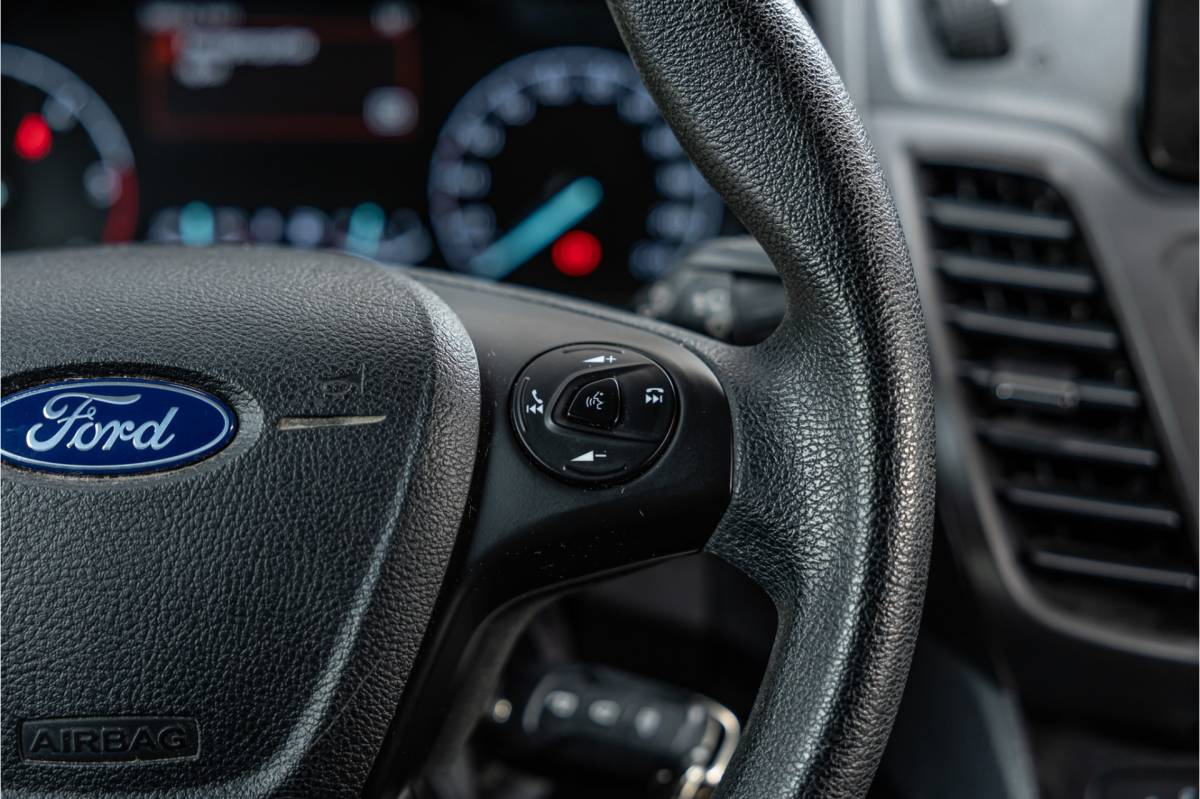 Ford Transit Connect Ford Transit Connect 1.5 EcoBlue L2 | Raptor edition | L+R Schuifdeur | CarPlay | Camera | Navigatie | Airco | 3-Zitter | PDC | Nieuwe APK