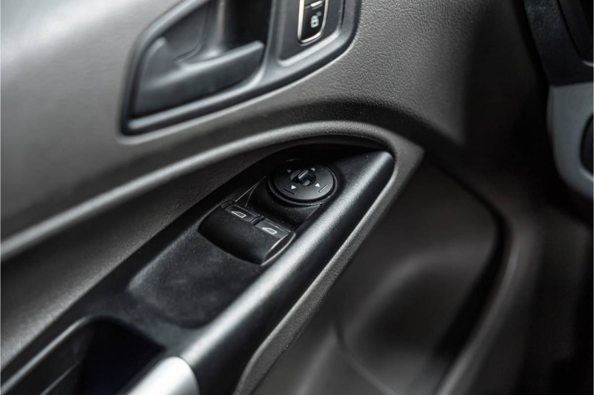 Ford Transit Connect Ford Transit Connect 1.5 EcoBlue L2 | Raptor edition | L+R Schuifdeur | CarPlay | Camera | Navigatie | Airco | 3-Zitter | PDC | Nieuwe APK