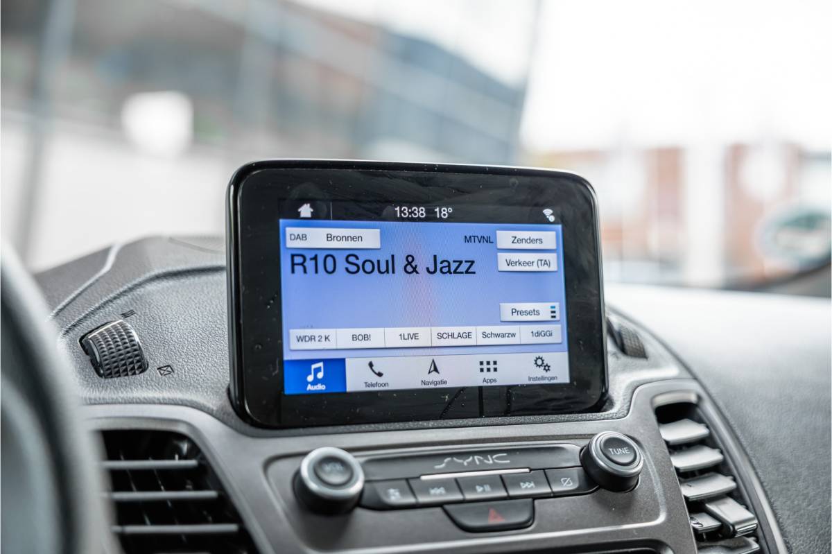 Ford Transit Connect Ford Transit Connect 1.5 EcoBlue L2 | Raptor edition | L+R Schuifdeur | CarPlay | Camera | Navigatie | Airco | 3-Zitter | PDC | Nieuwe APK