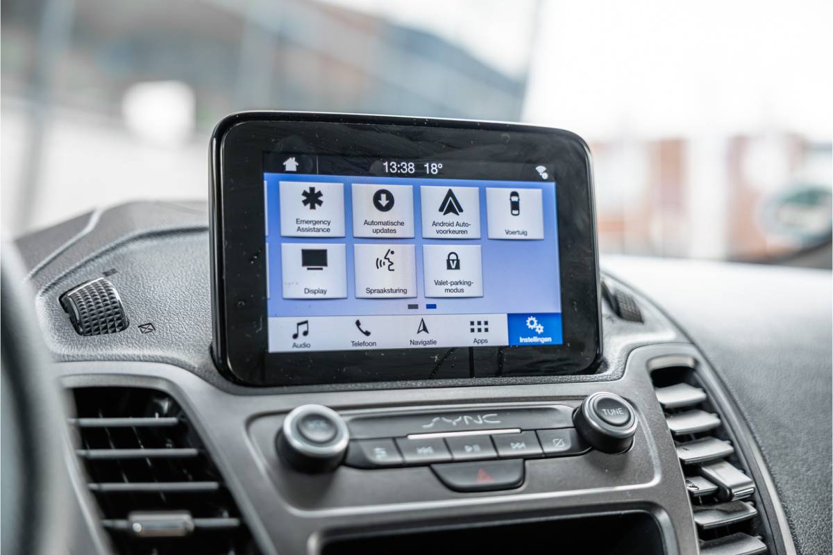 Ford Transit Connect Ford Transit Connect 1.5 EcoBlue L2 | Raptor edition | L+R Schuifdeur | CarPlay | Camera | Navigatie | Airco | 3-Zitter | PDC | Nieuwe APK