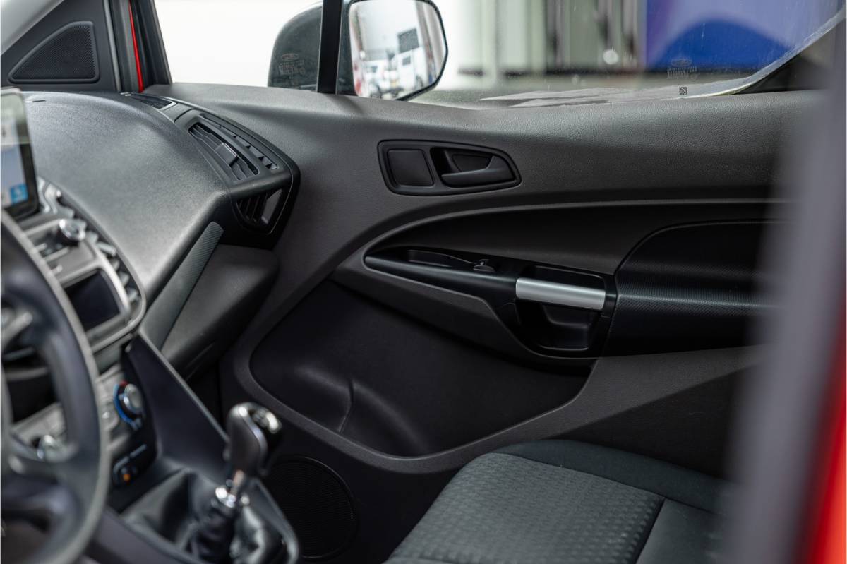 Ford Transit Connect Ford Transit Connect 1.5 EcoBlue L2 | Raptor edition | L+R Schuifdeur | CarPlay | Camera | Navigatie | Airco | 3-Zitter | PDC | Nieuwe APK