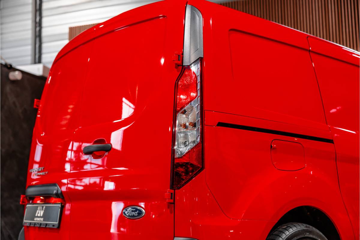 Ford Transit Connect Ford Transit Connect 1.5 EcoBlue L2 | Raptor edition | L+R Schuifdeur | CarPlay | Camera | Navigatie | Airco | 3-Zitter | PDC | Nieuwe APK