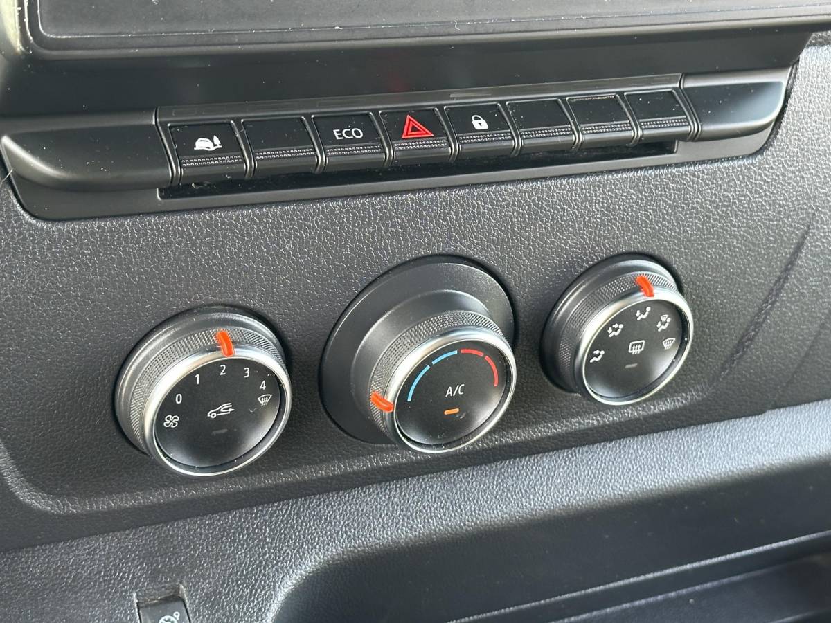 Renault Master Renault Master T35 2.3 dCi 135 L2H2 Airco|Trekhaak|Cruise LED NAVI