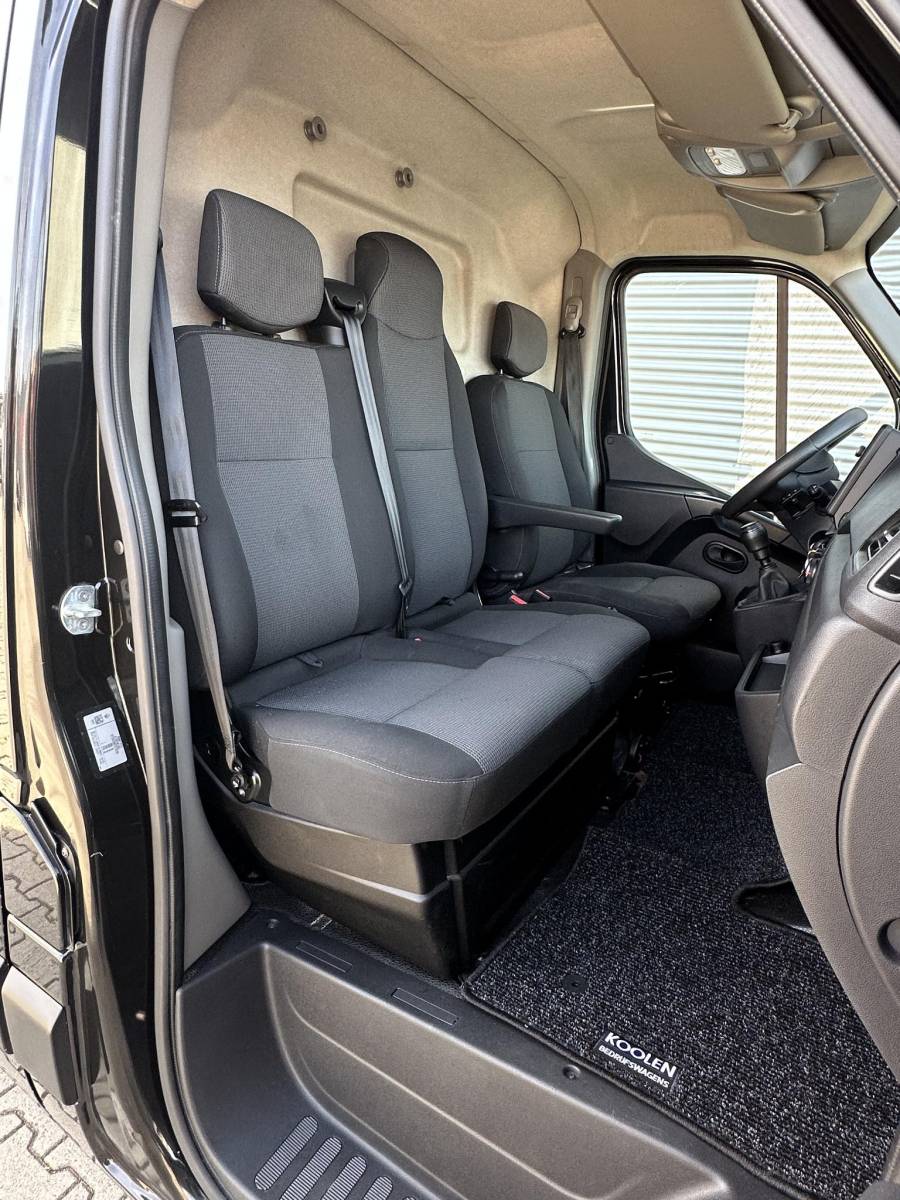 Renault Master Renault Master T35 2.3 dCi 135 L2H2 Airco|Trekhaak|Cruise LED NAVI