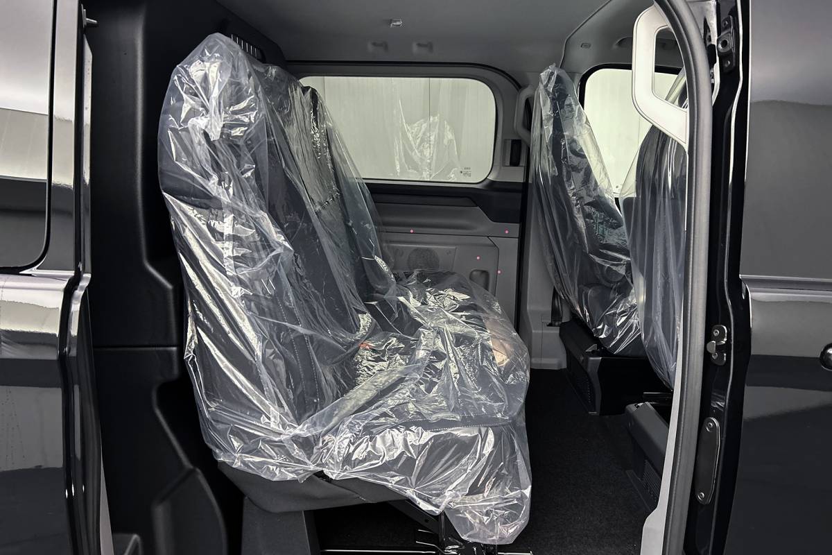 Ford E-Transit Custom Ford E-Transit Custom 340 L2 Limited 71 kWh | Dubbel cabine | 2x schuifdeur | Driver assist pack premium