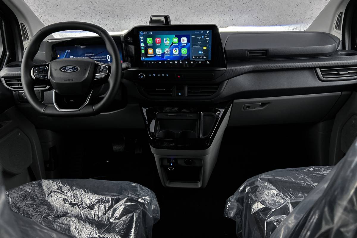 Ford E-Transit Custom Ford E-Transit Custom 340 L2 Limited 71 kWh | Dubbel cabine | 2x schuifdeur | Driver assist pack premium