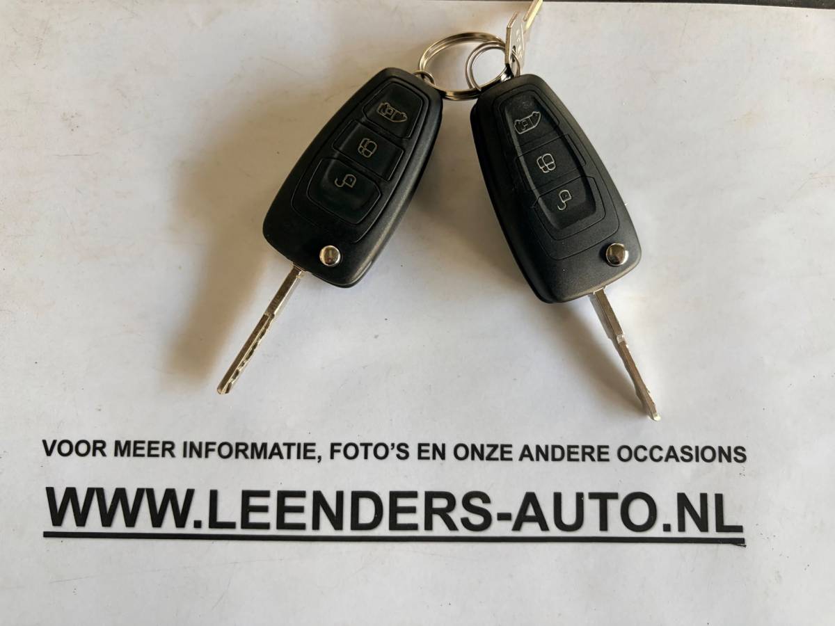 Ford Transit Ford Transit Dubbel Cabine 350 2.0 TDCI 170PK euro6 L3H2 Trend RWD, 6Persoons, Airco, Trekhaak 2800KG, Metallic lak, Nieuwe APK