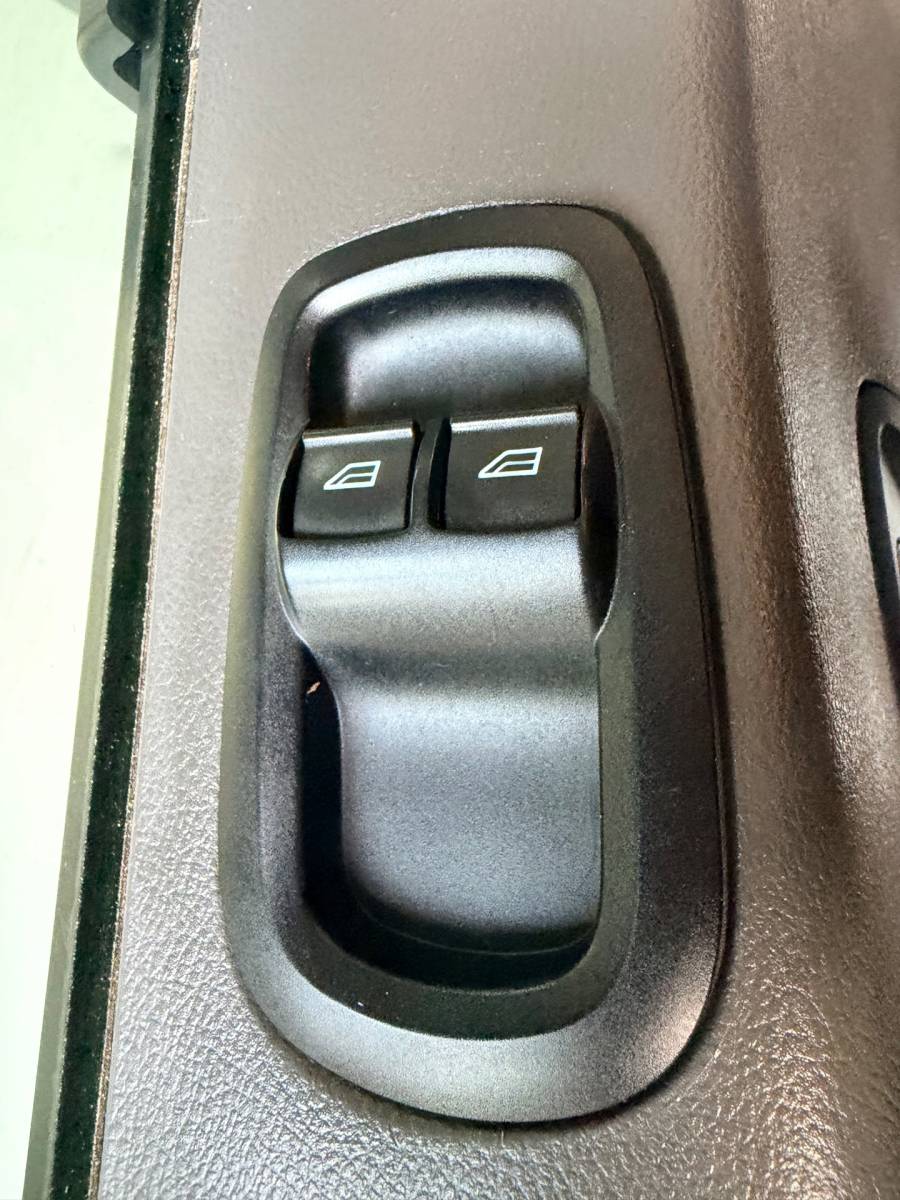 Ford Transit Ford Transit Dubbel Cabine 350 2.0 TDCI 170PK euro6 L3H2 Trend RWD, 6Persoons, Airco, Trekhaak 2800KG, Metallic lak, Nieuwe APK