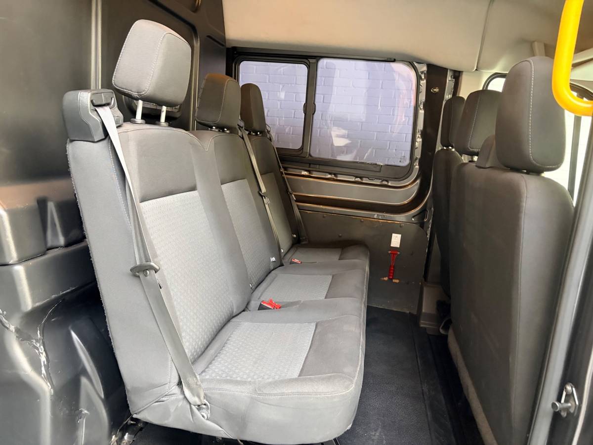 Ford Transit Ford Transit Dubbel Cabine 350 2.0 TDCI 170PK euro6 L3H2 Trend RWD, 6Persoons, Airco, Trekhaak 2800KG, Metallic lak, Nieuwe APK