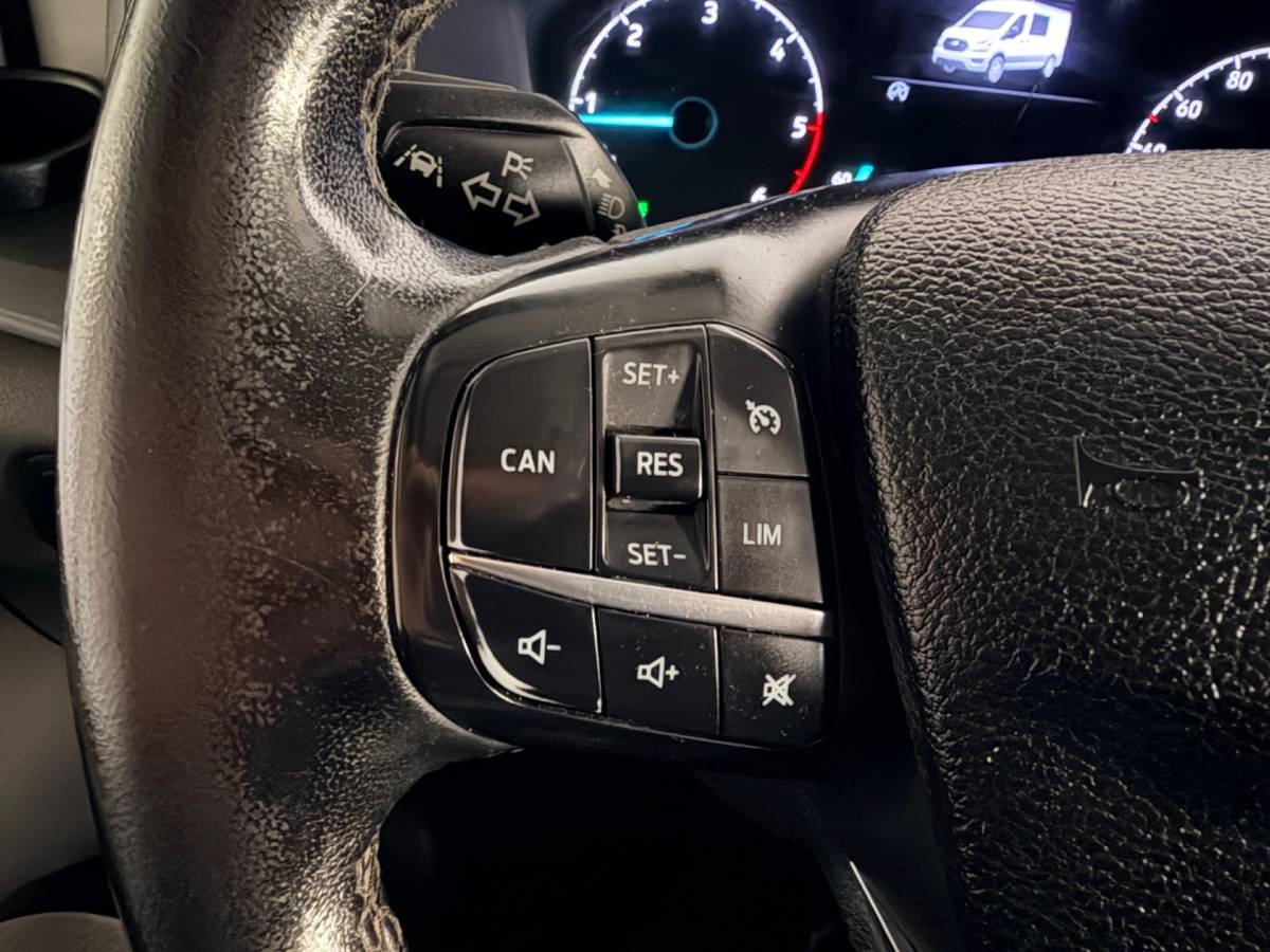 Ford Transit Ford Transit Dubbel Cabine 350 2.0 TDCI 170PK euro6 L3H2 Trend RWD, 6Persoons, Airco, Trekhaak 2800KG, Metallic lak, Nieuwe APK