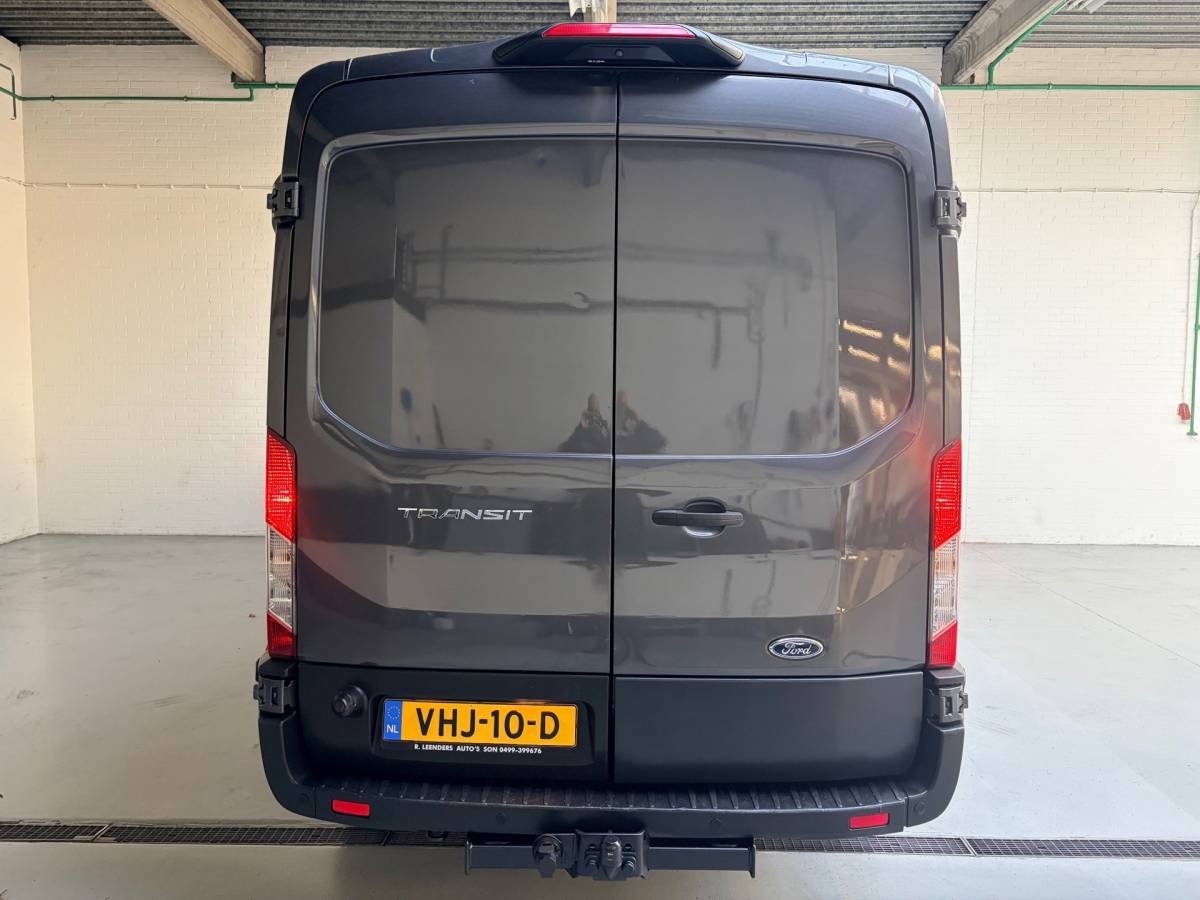 Ford Transit Ford Transit Dubbel Cabine 350 2.0 TDCI 170PK euro6 L3H2 Trend RWD, 6Persoons, Airco, Trekhaak 2800KG, Metallic lak, Nieuwe APK