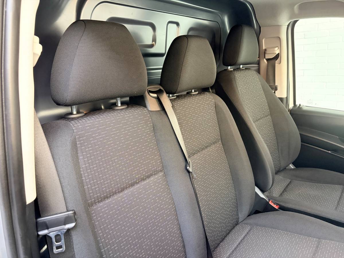 Mercedes-Benz Vito Mercedes-Benz Vito Automaat 116 CDI 160pk euro6 Lang L2H1, 3Persoons, Airco, CruiseControl, Navigatie, Trekhaak, RIJKLAARPRIJS!