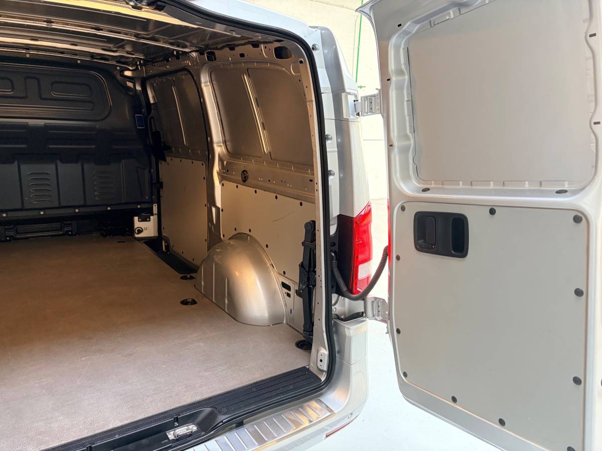 Mercedes-Benz Vito Mercedes-Benz Vito Automaat 116 CDI 160pk euro6 Lang L2H1, 3Persoons, Airco, CruiseControl, Navigatie, Trekhaak, RIJKLAARPRIJS!