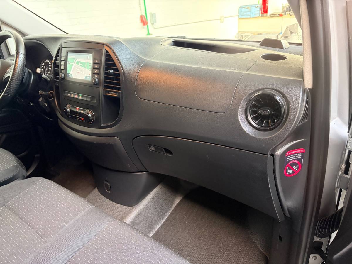 Mercedes-Benz Vito Mercedes-Benz Vito Automaat 116 CDI 160pk euro6 Lang L2H1, 3Persoons, Airco, CruiseControl, Navigatie, Trekhaak, RIJKLAARPRIJS!
