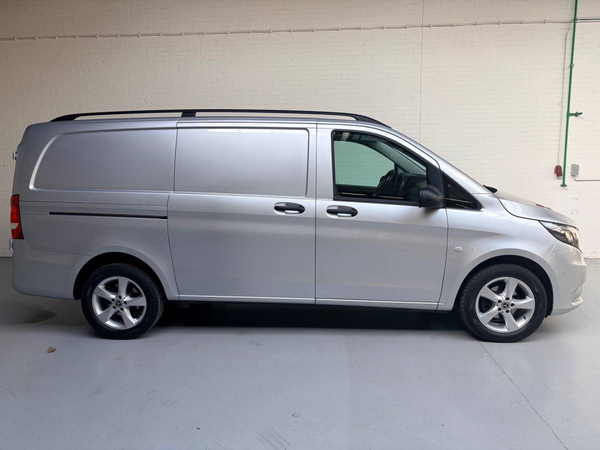 Mercedes-Benz Vito Mercedes-Benz Vito Automaat 116 CDI 160pk euro6 Lang L2H1, 3Persoons, Airco, CruiseControl, Navigatie, Trekhaak, RIJKLAARPRIJS!