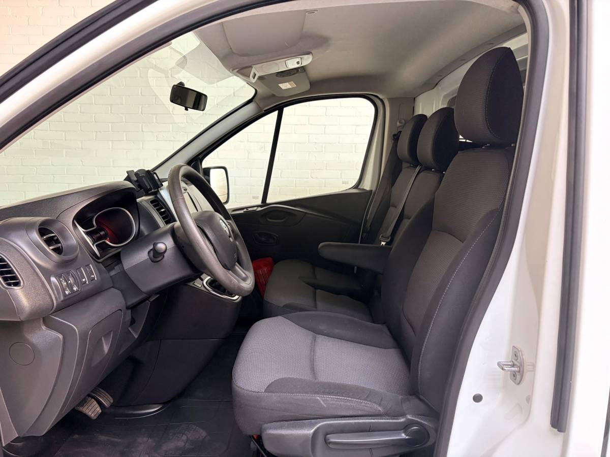 Renault Trafic Renault Trafic Automaat 2.0 dCi 145pk euro6 T29 L1H1 Comfort, 3Persoons, Sortimo kasten Imperiaal Trekhaak Omvormer RIJKLAARPRIJS