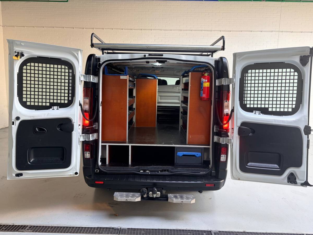 Renault Trafic Renault Trafic Automaat 2.0 dCi 145pk euro6 T29 L1H1 Comfort, 3Persoons, Sortimo kasten Imperiaal Trekhaak Omvormer RIJKLAARPRIJS