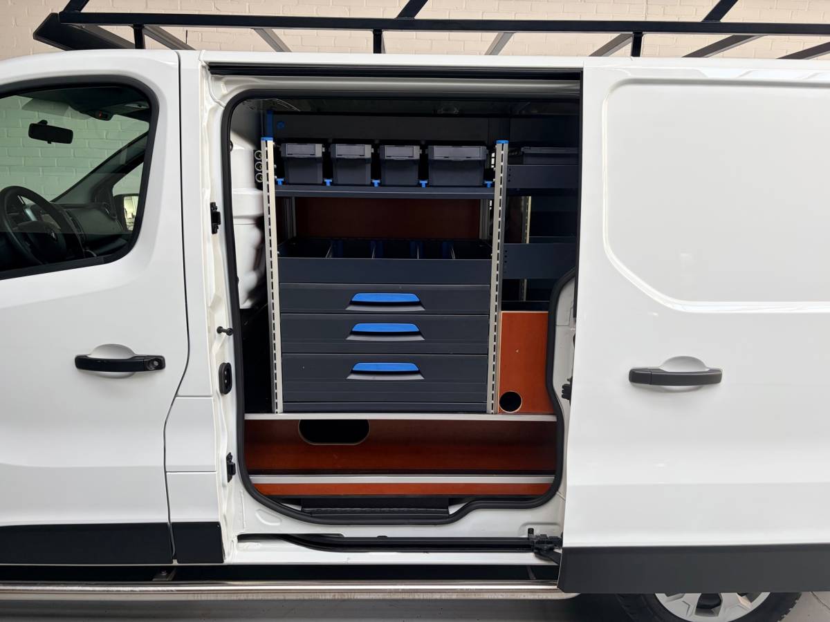 Renault Trafic Renault Trafic Automaat 2.0 dCi 145pk euro6 T29 L1H1 Comfort, 3Persoons, Sortimo kasten Imperiaal Trekhaak Omvormer RIJKLAARPRIJS