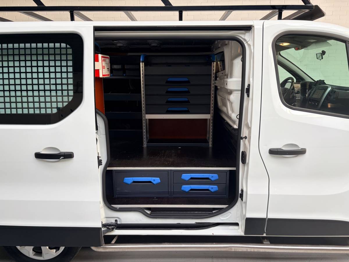 Renault Trafic Renault Trafic Automaat 2.0 dCi 145pk euro6 T29 L1H1 Comfort, 3Persoons, Sortimo kasten Imperiaal Trekhaak Omvormer RIJKLAARPRIJS