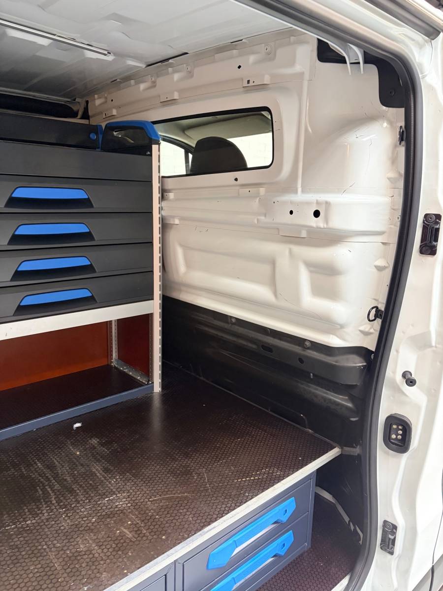 Renault Trafic Renault Trafic Automaat 2.0 dCi 145pk euro6 T29 L1H1 Comfort, 3Persoons, Sortimo kasten Imperiaal Trekhaak Omvormer RIJKLAARPRIJS