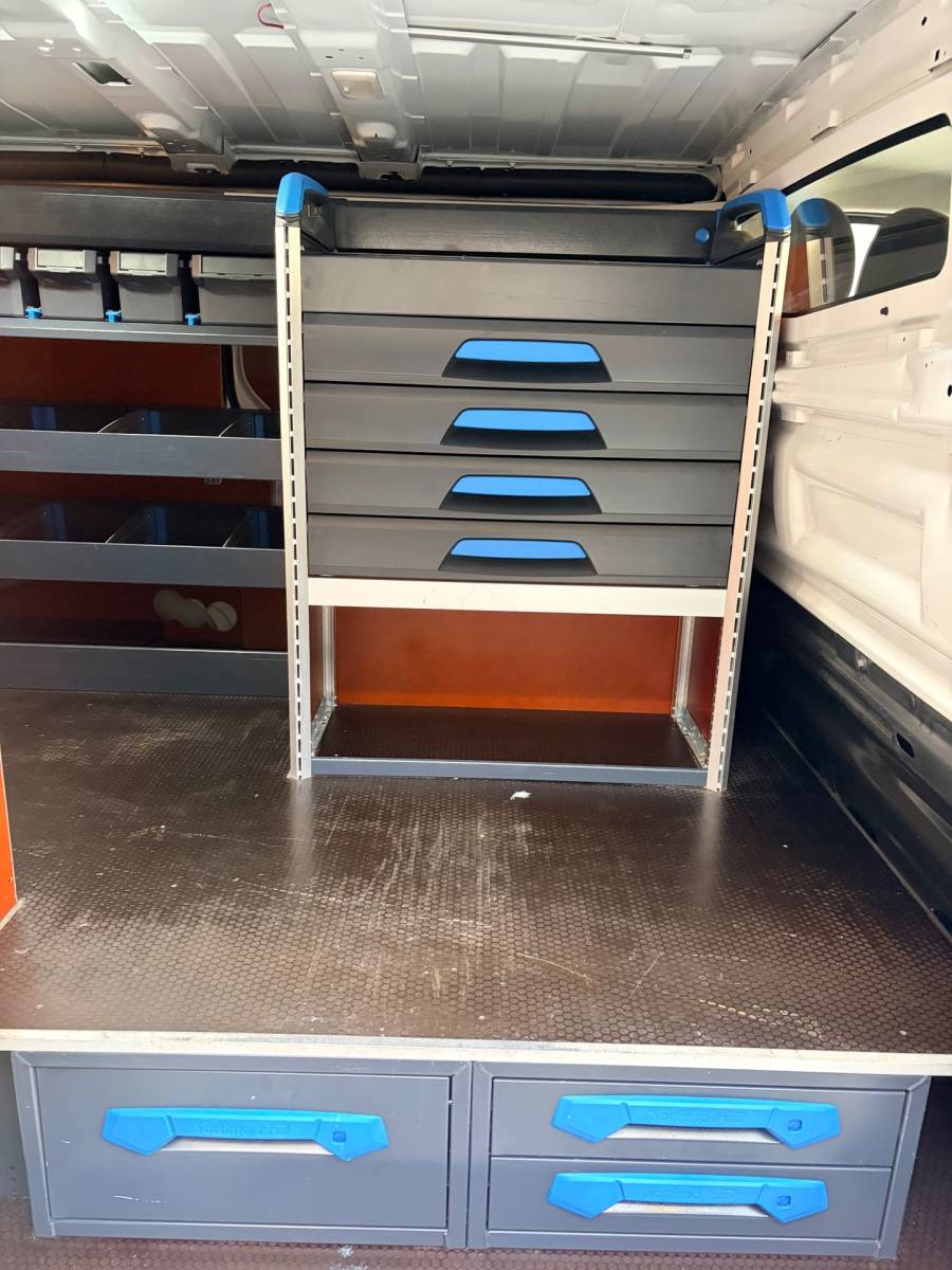 Renault Trafic Renault Trafic Automaat 2.0 dCi 145pk euro6 T29 L1H1 Comfort, 3Persoons, Sortimo kasten Imperiaal Trekhaak Omvormer RIJKLAARPRIJS