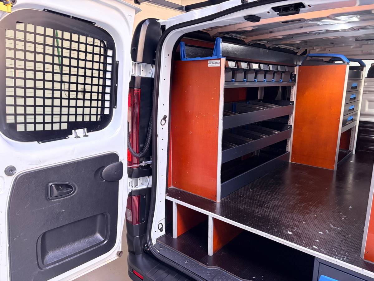 Renault Trafic Renault Trafic Automaat 2.0 dCi 145pk euro6 T29 L1H1 Comfort, 3Persoons, Sortimo kasten Imperiaal Trekhaak Omvormer RIJKLAARPRIJS