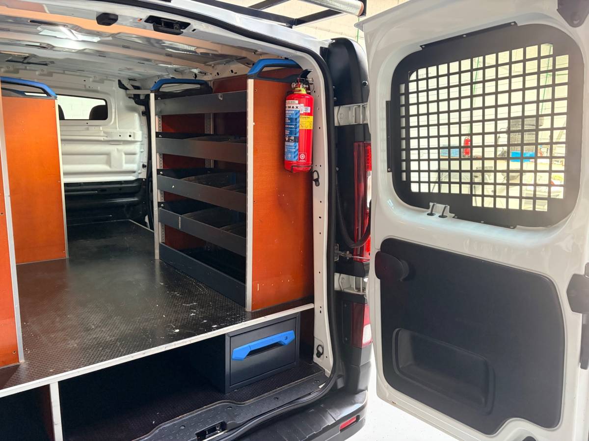 Renault Trafic Renault Trafic Automaat 2.0 dCi 145pk euro6 T29 L1H1 Comfort, 3Persoons, Sortimo kasten Imperiaal Trekhaak Omvormer RIJKLAARPRIJS