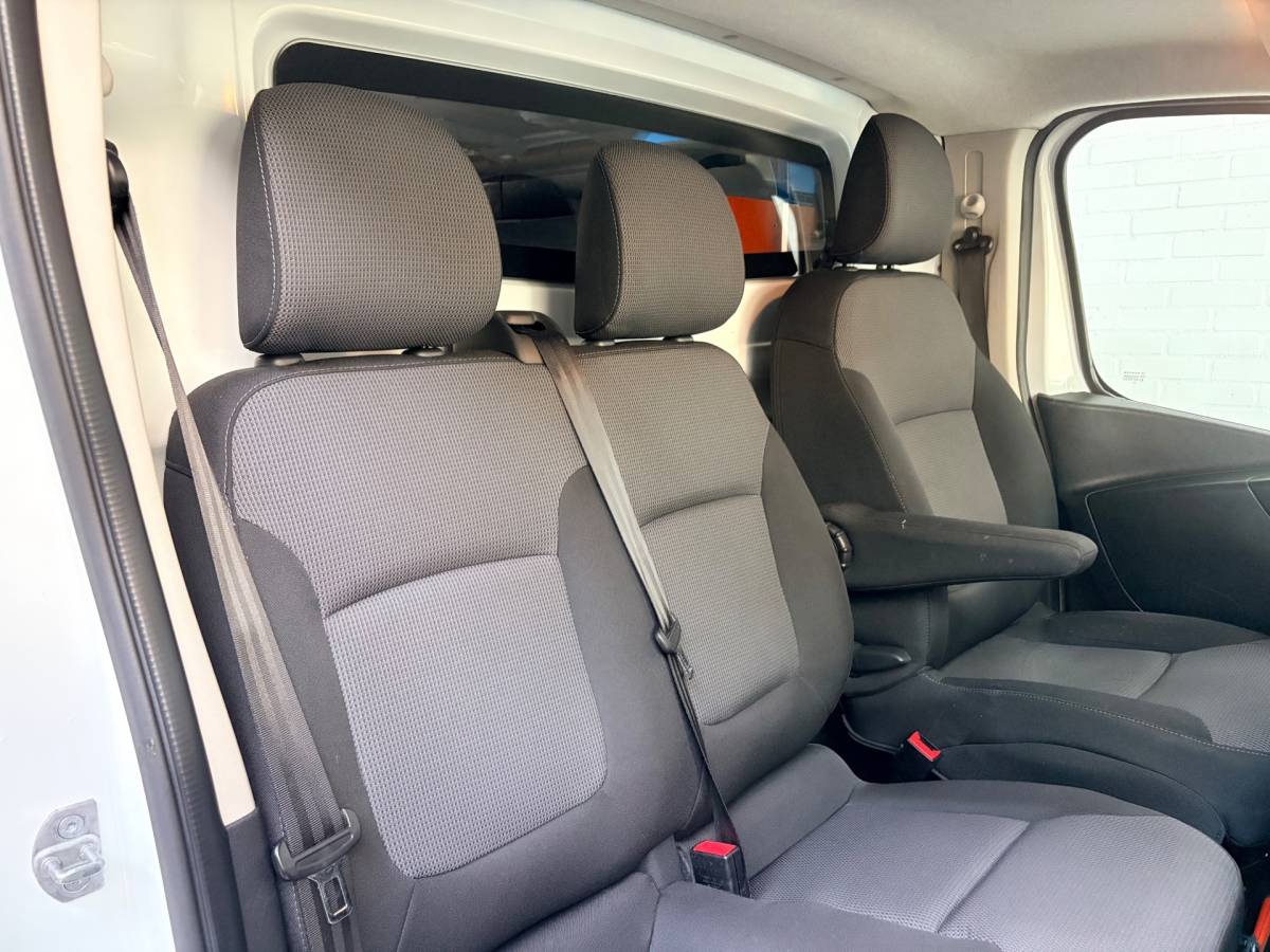 Renault Trafic Renault Trafic Automaat 2.0 dCi 145pk euro6 T29 L1H1 Comfort, 3Persoons, Sortimo kasten Imperiaal Trekhaak Omvormer RIJKLAARPRIJS