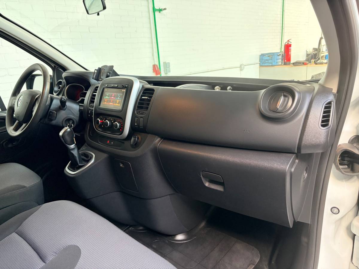Renault Trafic Renault Trafic Automaat 2.0 dCi 145pk euro6 T29 L1H1 Comfort, 3Persoons, Sortimo kasten Imperiaal Trekhaak Omvormer RIJKLAARPRIJS