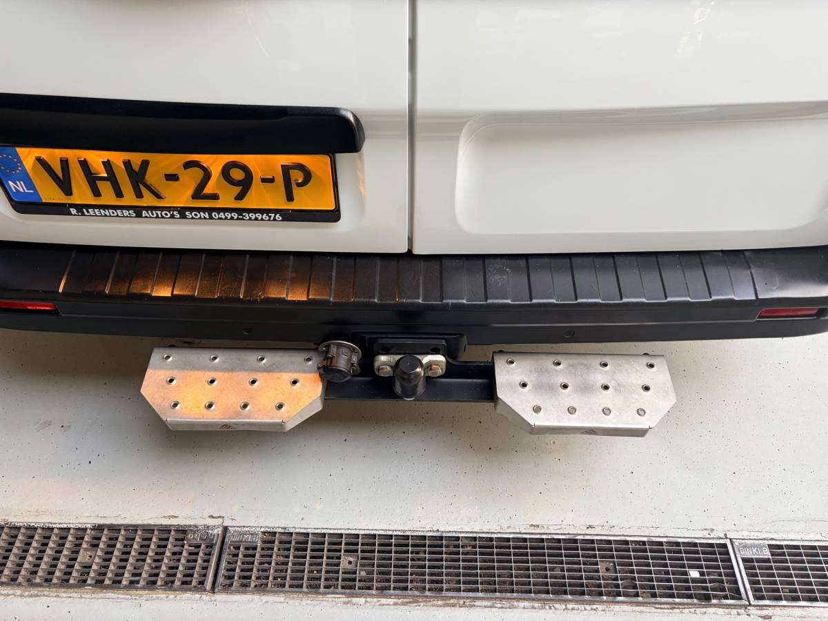 Renault Trafic Renault Trafic Automaat 2.0 dCi 145pk euro6 T29 L1H1 Comfort, 3Persoons, Sortimo kasten Imperiaal Trekhaak Omvormer RIJKLAARPRIJS