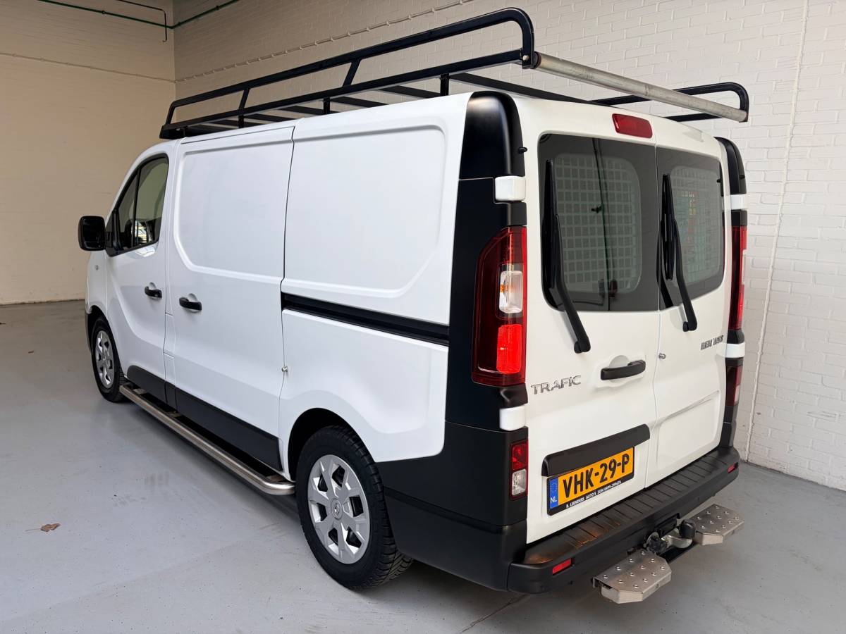 Renault Trafic Renault Trafic Automaat 2.0 dCi 145pk euro6 T29 L1H1 Comfort, 3Persoons, Sortimo kasten Imperiaal Trekhaak Omvormer RIJKLAARPRIJS
