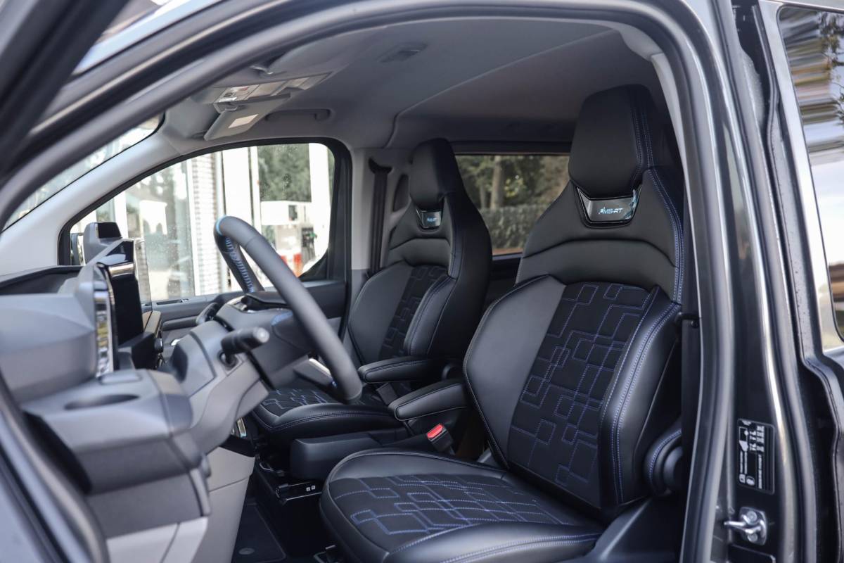 Ford E-Transit Custom Ford E-Transit Custom 320 L2H1 MS-RT 71 kWh DC 286PK Dubbel Cabine