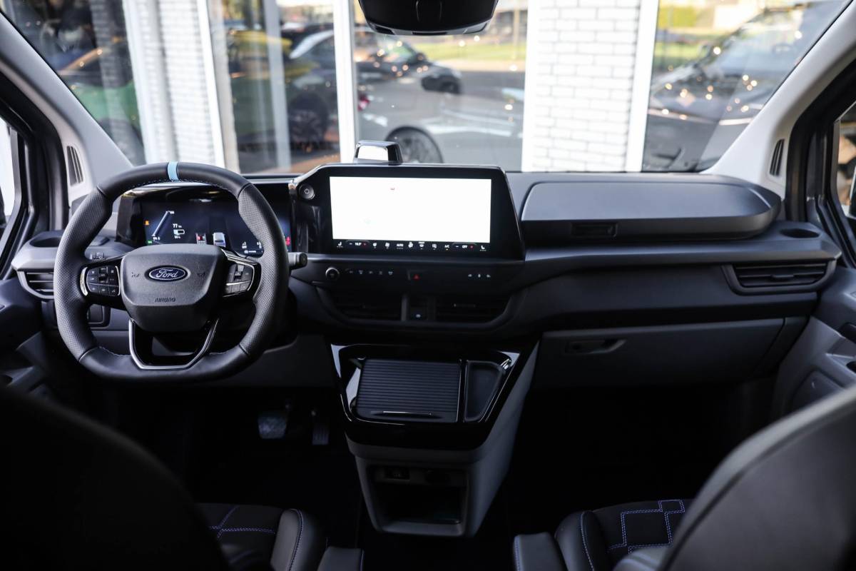 Ford E-Transit Custom Ford E-Transit Custom 320 L2H1 MS-RT 71 kWh DC 286PK Dubbel Cabine