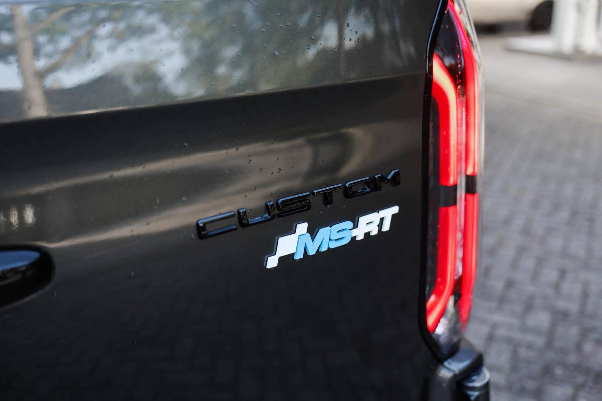 Ford E-Transit Custom Ford E-Transit Custom 320 L2H1 MS-RT 71 kWh DC 286PK Dubbel Cabine