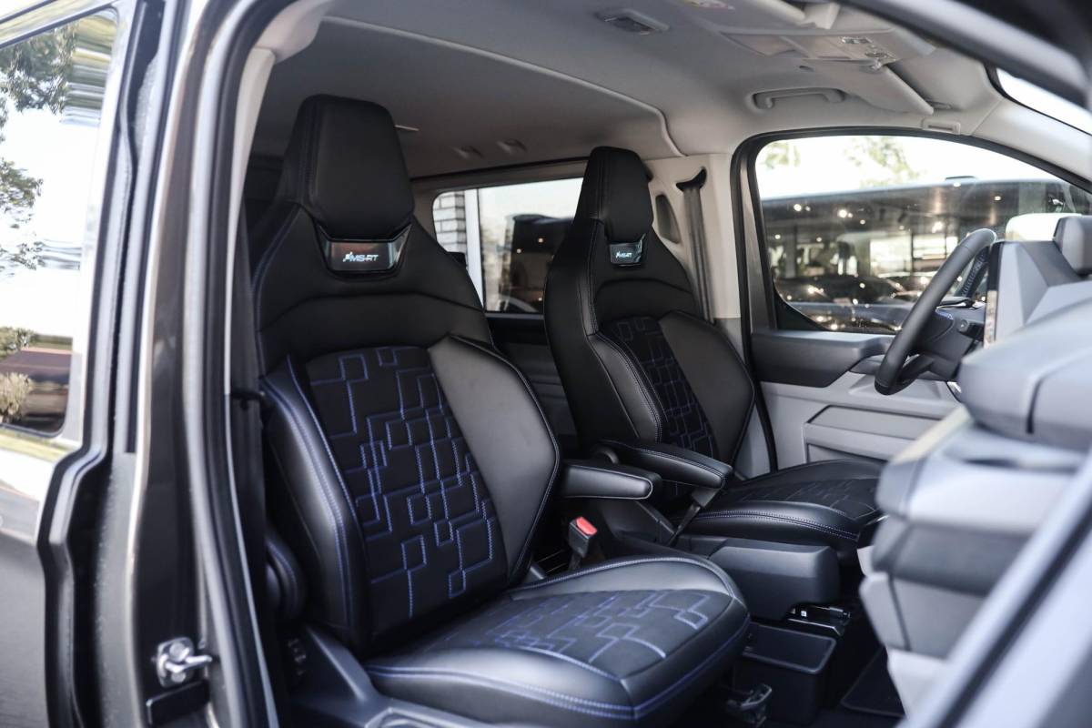 Ford E-Transit Custom Ford E-Transit Custom 320 L2H1 MS-RT 71 kWh DC 286PK Dubbel Cabine