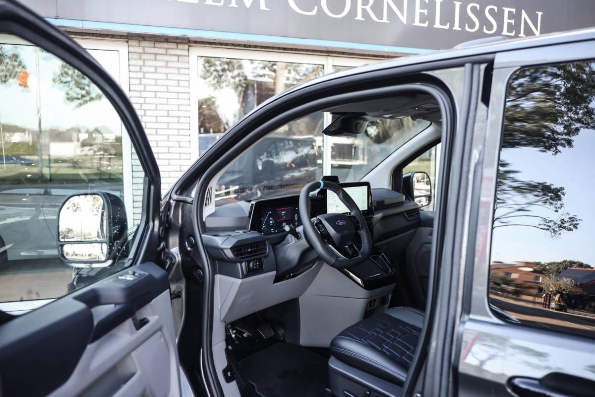 Ford E-Transit Custom Ford E-Transit Custom 320 L2H1 MS-RT 71 kWh DC 286PK Dubbel Cabine