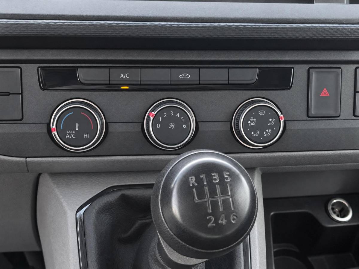 Volkswagen Transporter Volkswagen Transporter 2.0TDi 150pk Comfortline L2 · Trekhaak · Navigatie · Apple Carplay/Android Auto · Mistlampen voor ·