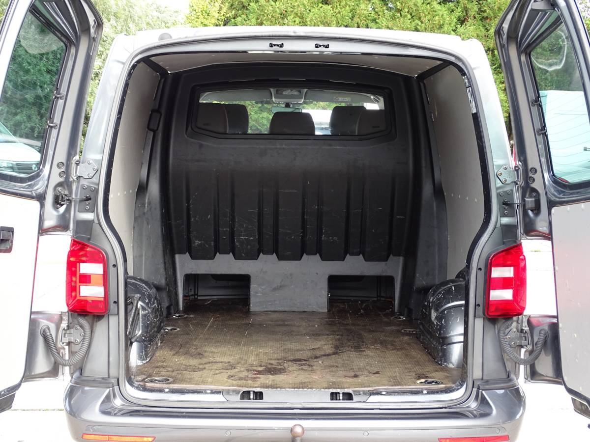 Volkswagen Transporter Volkswagen Transporter 2.0 TDI L2H1 DC Highline