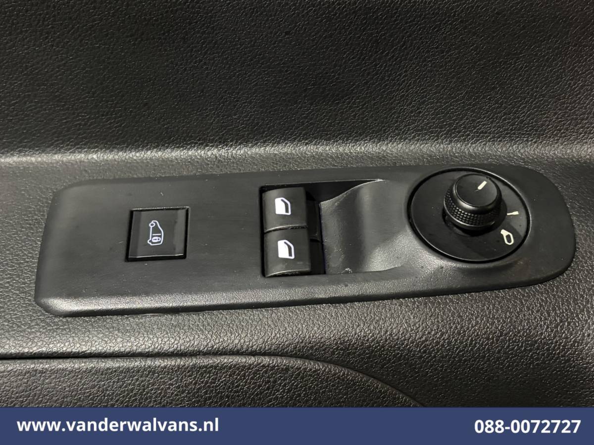 Opel Combo Opel Combo 1.5 BlueHDi 131pk L1H1 Euro6 Airco | Apple Carplay | Navigatie | Cruisecontrol | Parkeersensoren, Android auto