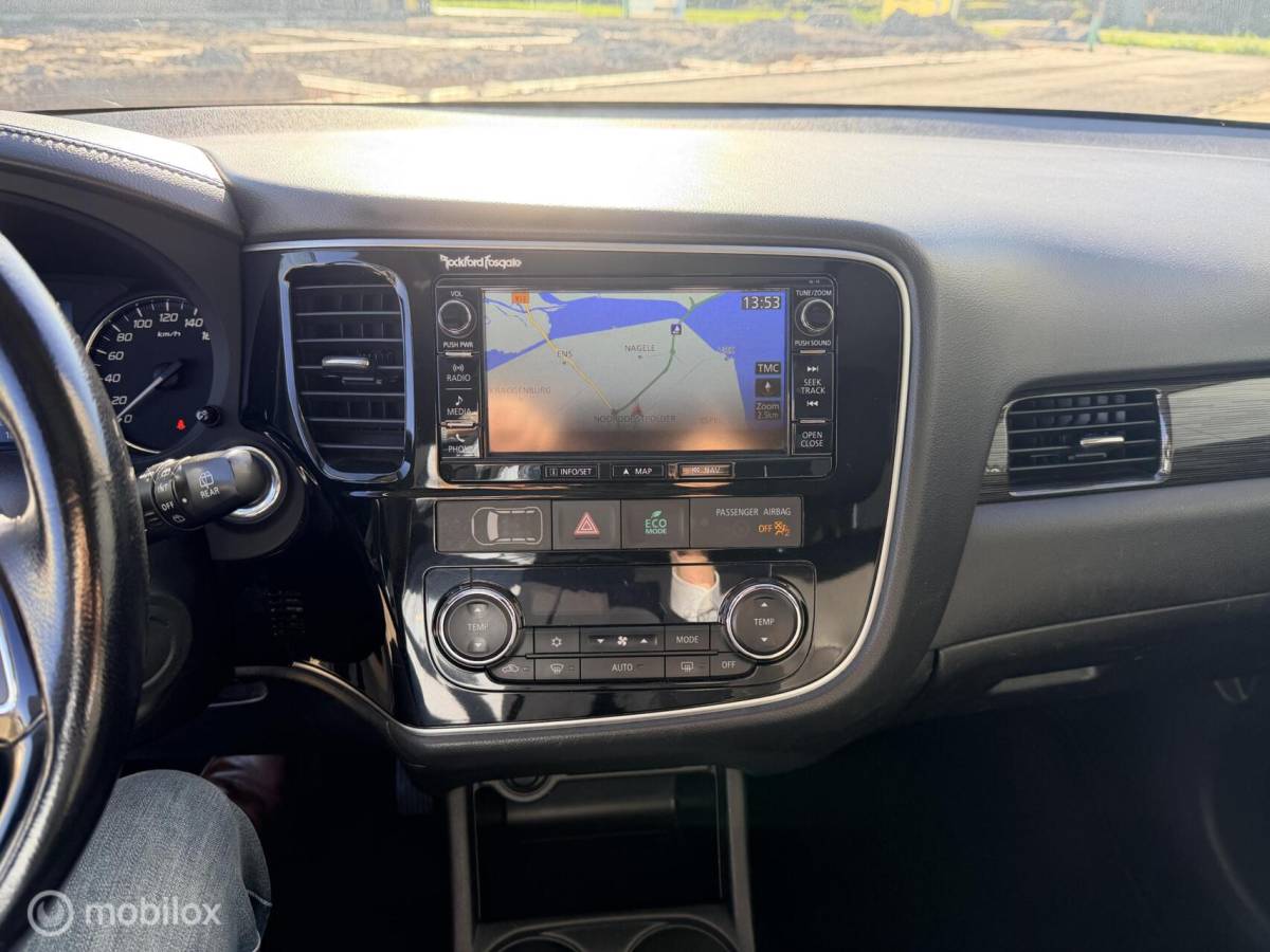Mitsubishi Outlander Mitsubishi Outlander 2.0 Instyle |leer| 7 persoons|trekhaak