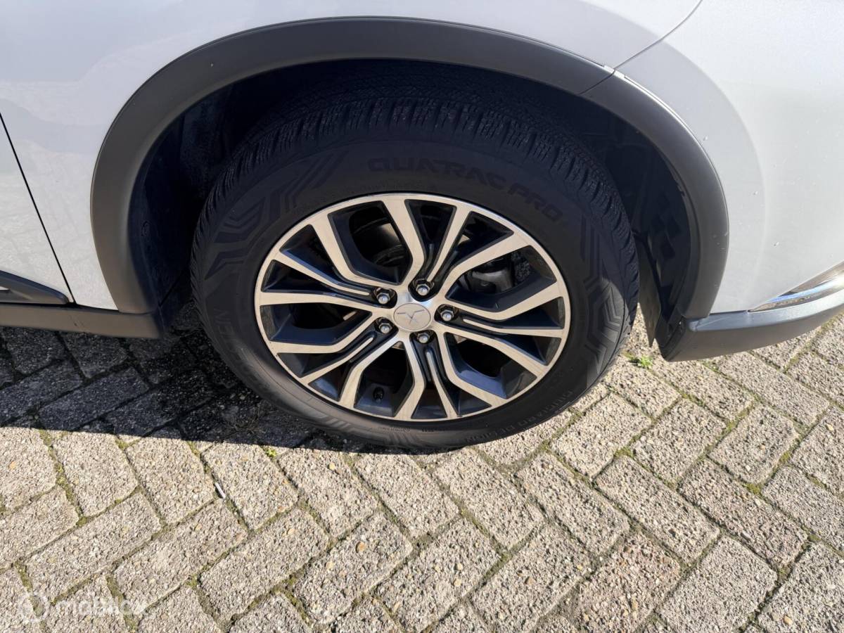 Mitsubishi Outlander Mitsubishi Outlander 2.0 Instyle |leer| 7 persoons|trekhaak