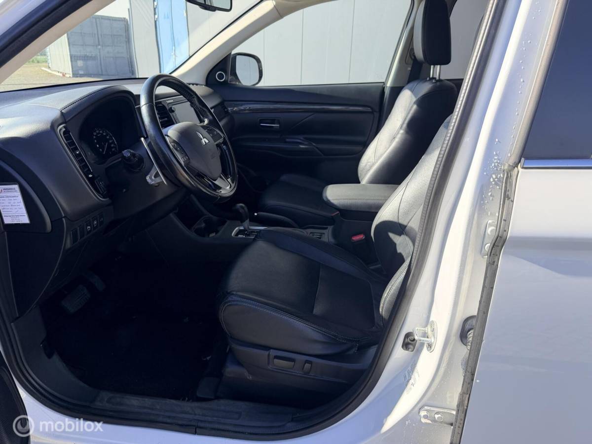 Mitsubishi Outlander Mitsubishi Outlander 2.0 Instyle |leer| 7 persoons|trekhaak