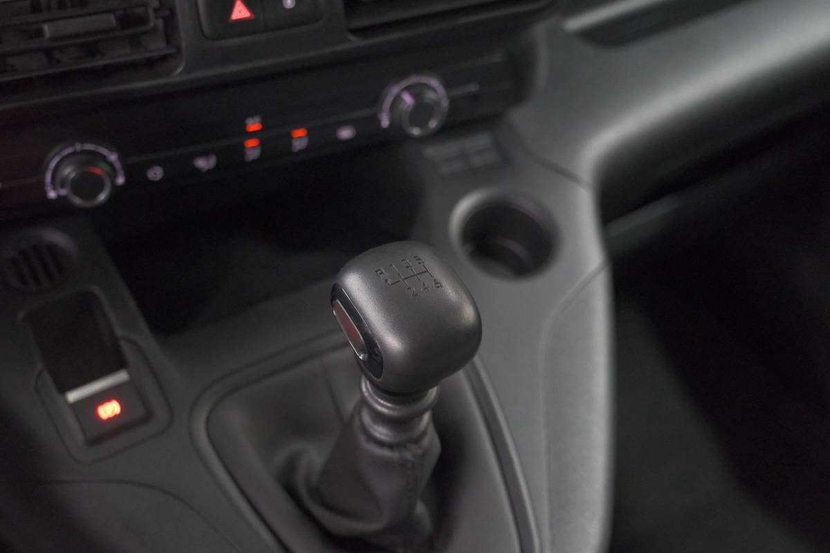 Peugeot Partner Peugeot Partner 1.5 BlueHDi 100 S&S L1 | Passagiersbank |  Apple Carplay | Navigatie | Parkeersensoren