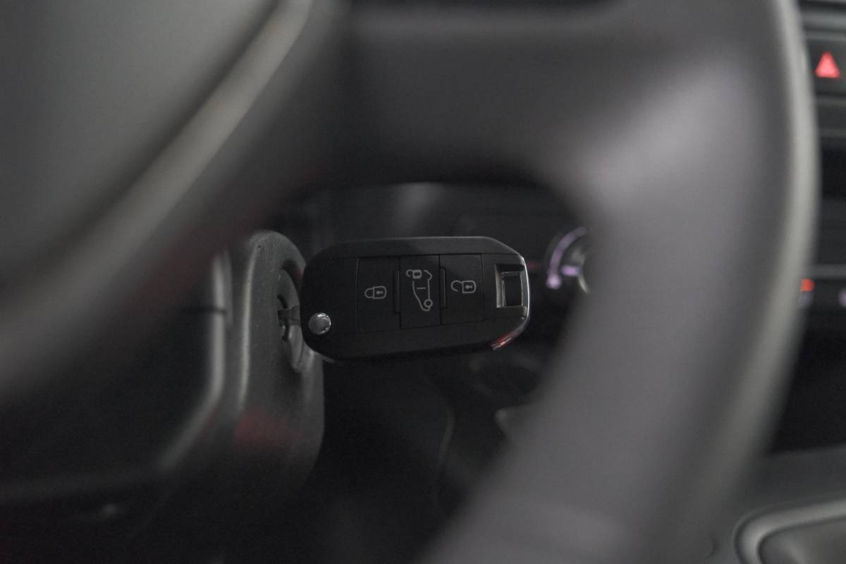 Peugeot Partner Peugeot Partner 1.5 BlueHDi 100 S&S L1 | Passagiersbank |  Apple Carplay | Navigatie | Parkeersensoren