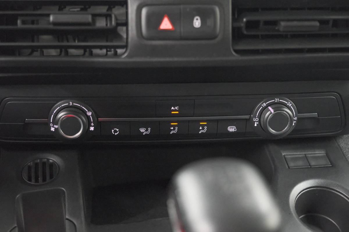 Peugeot Partner Peugeot Partner 1.5 BlueHDi 100 S&S L1 | Passagiersbank |  Apple Carplay | Navigatie | Parkeersensoren