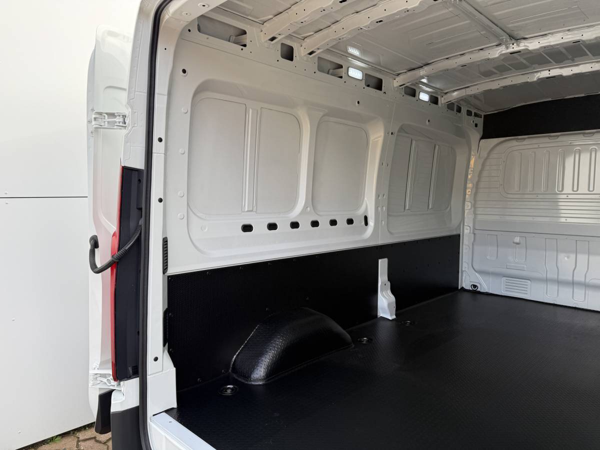 Maxus eDeliver9 Nieuw! Elektrisch L3H2 280km WLTP ACC Stoelverwarming Snelladen Carplay LED Airco