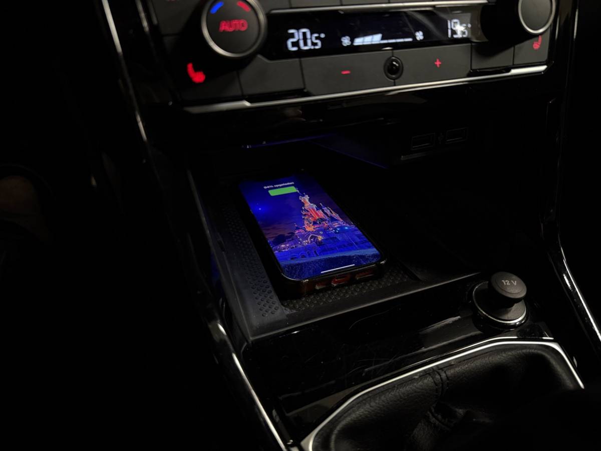 Volkswagen T-Cross Volkswagen T-Cross 1.0 TSI United *Dealer OH* Stoelverw.|Sfeerverlichting|Virtual|BlindSP|Carplay|All-seasons|Camera|Adapt.Cruise|