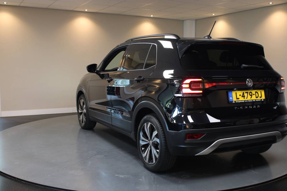Volkswagen T-Cross Volkswagen T-Cross 1.0 TSI United *Dealer OH* Stoelverw.|Sfeerverlichting|Virtual|BlindSP|Carplay|All-seasons|Camera|Adapt.Cruise|