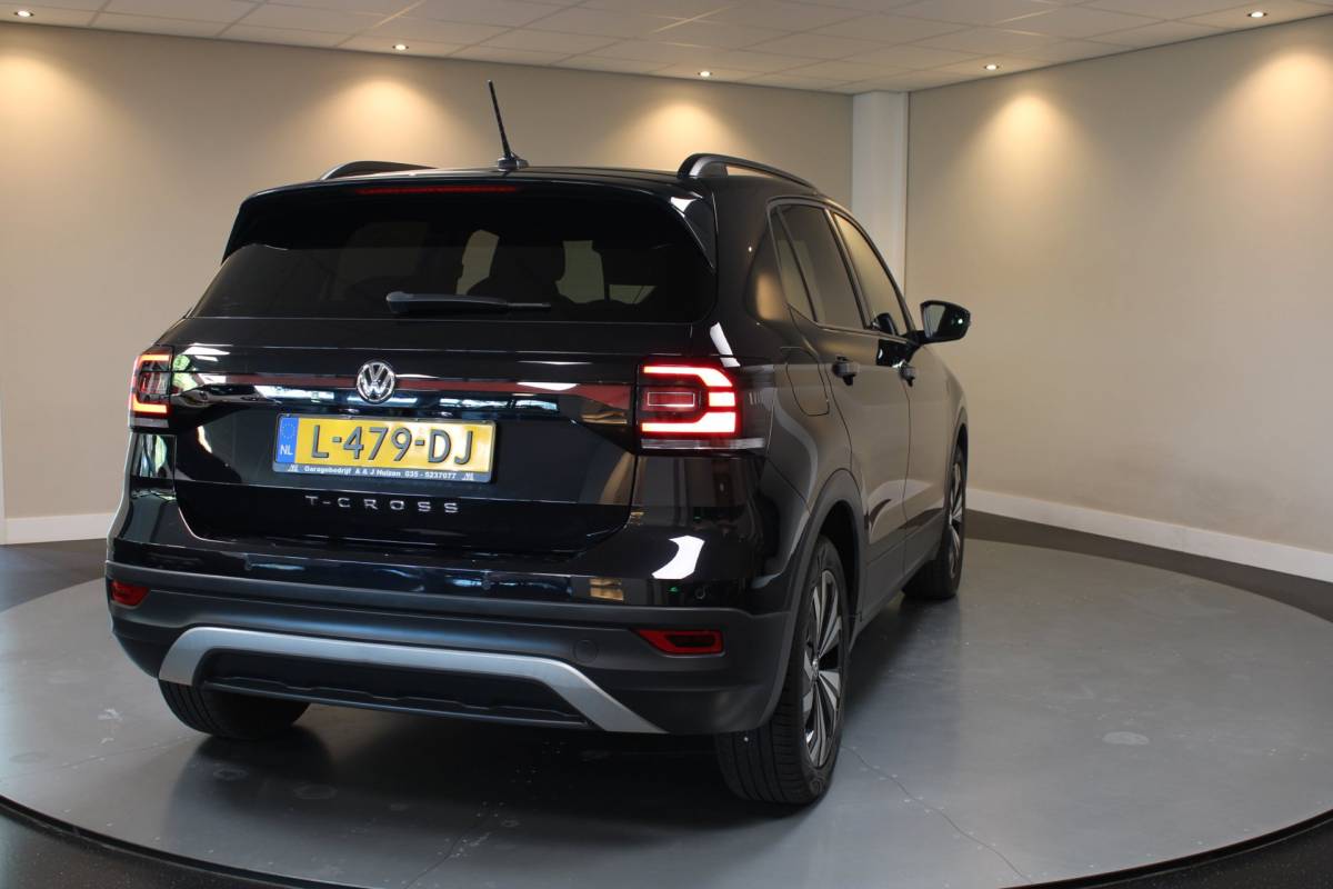 Volkswagen T-Cross Volkswagen T-Cross 1.0 TSI United *Dealer OH* Stoelverw.|Sfeerverlichting|Virtual|BlindSP|Carplay|All-seasons|Camera|Adapt.Cruise|