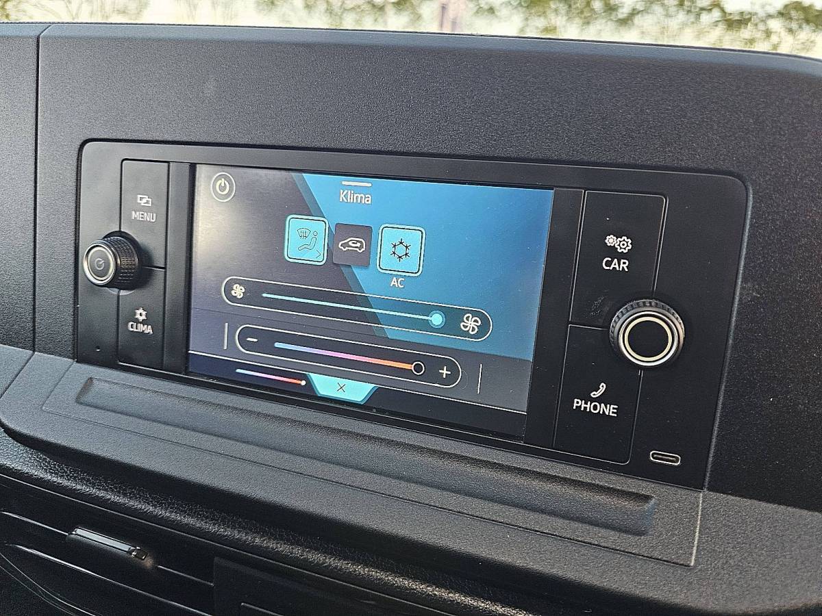 Volkswagen Caddy VOLKSWAGEN CADDY 2.0 L1 CarPlay BPM-Vrij Airco Parkeersensoren Euro6!